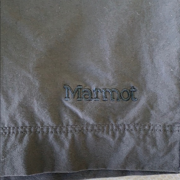 Marmot Women’s Shorts - Picture 3 of 5